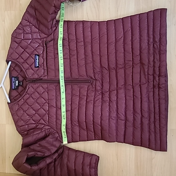 NWOT Patagonia Women's Alplight Down Pullover - Dark Ruby Size S - Picture 9 of 11